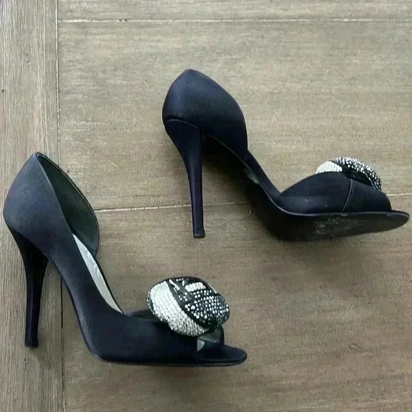 Stuart Weitzman Swarovski Crystal rose black heels - Picture 3 of 7